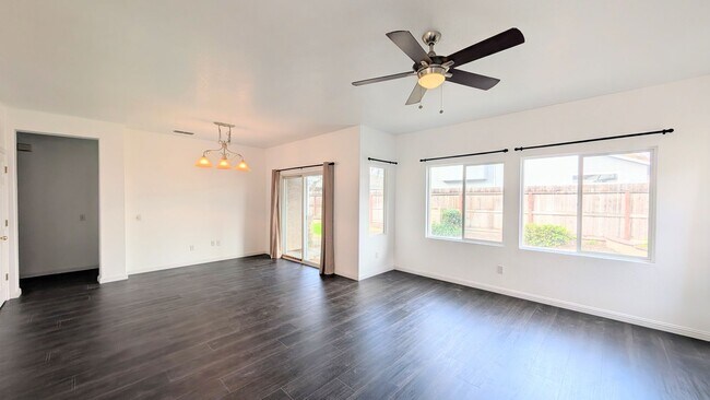 Building Photo - Very cute Single Story Single Family in Elk Grove