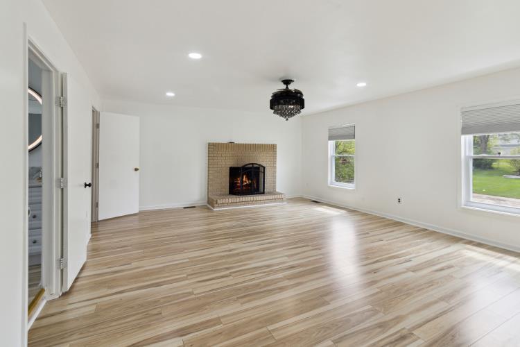 Building Photo - 5242 Cedarhurst Dr