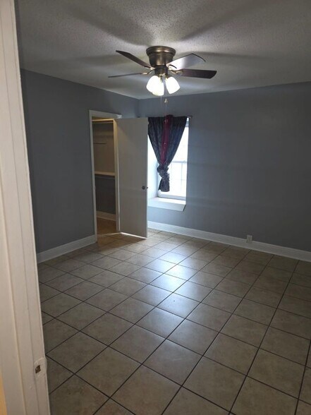 Building Photo - 6320 Riverside Dr