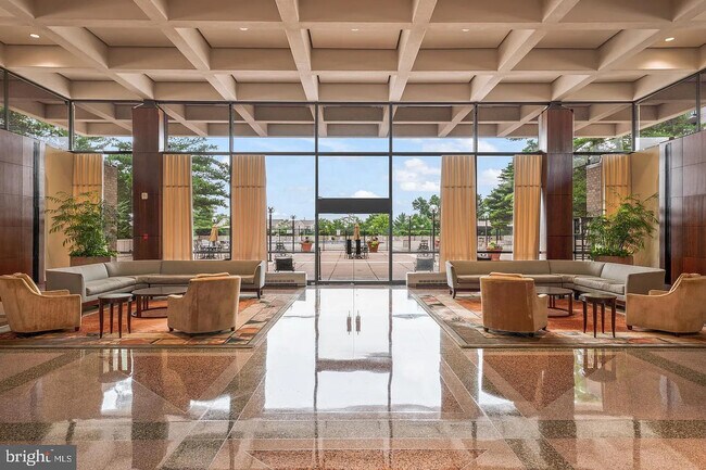 Building - Lobby - 3701 S George Mason Dr