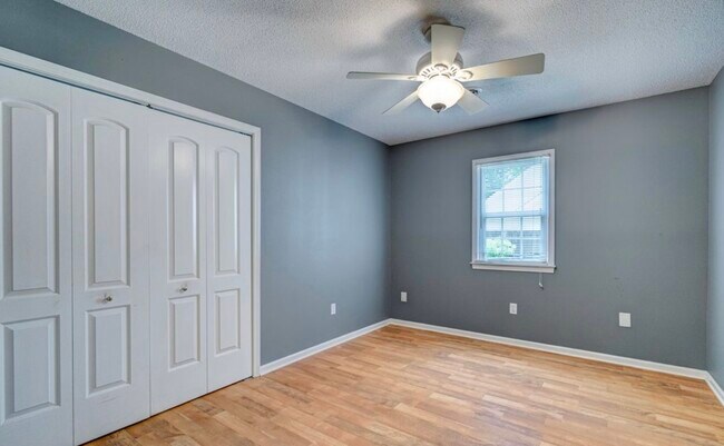 Building Photo - 6700 Batsonwood Ct