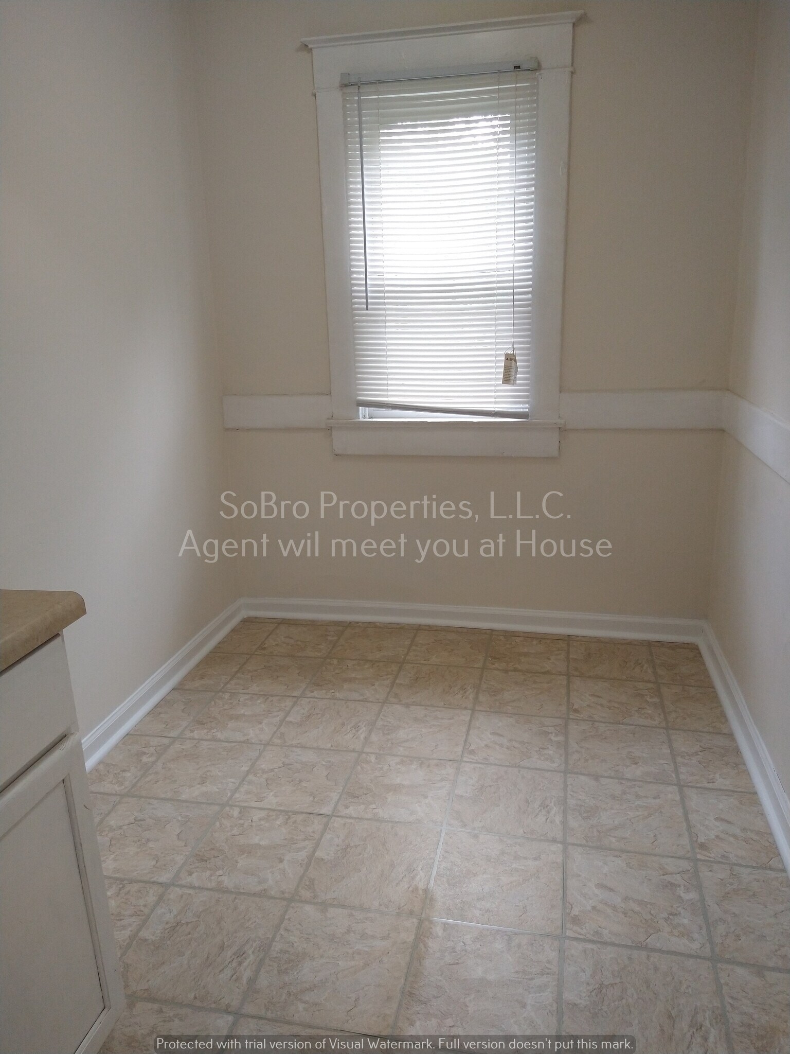 Building Photo - 4052 N Park Ave