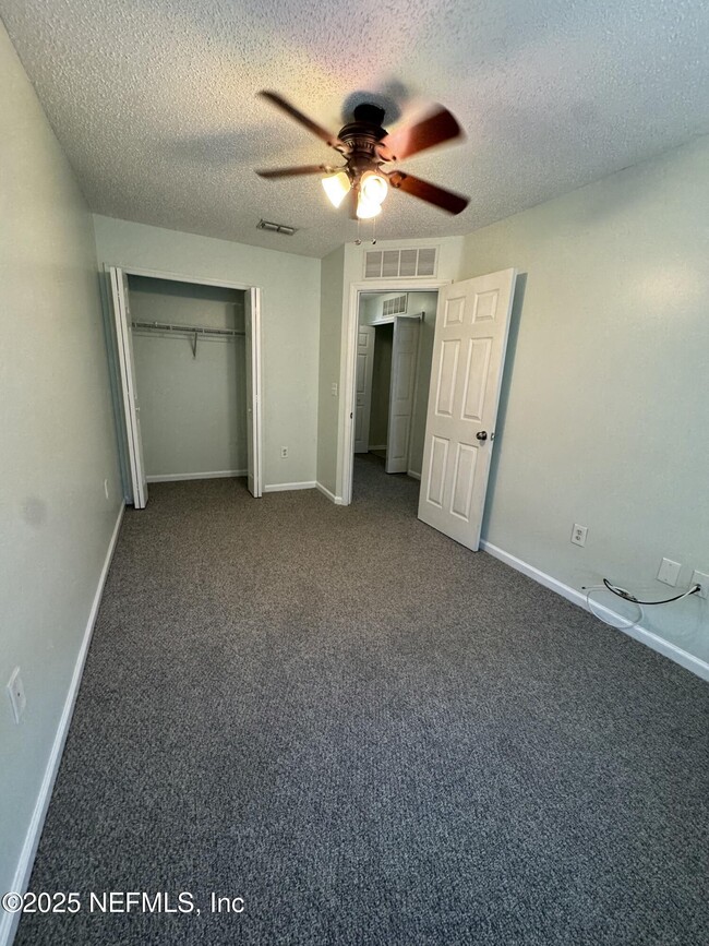 Building Photo - 454 Sherwood Oaks Dr