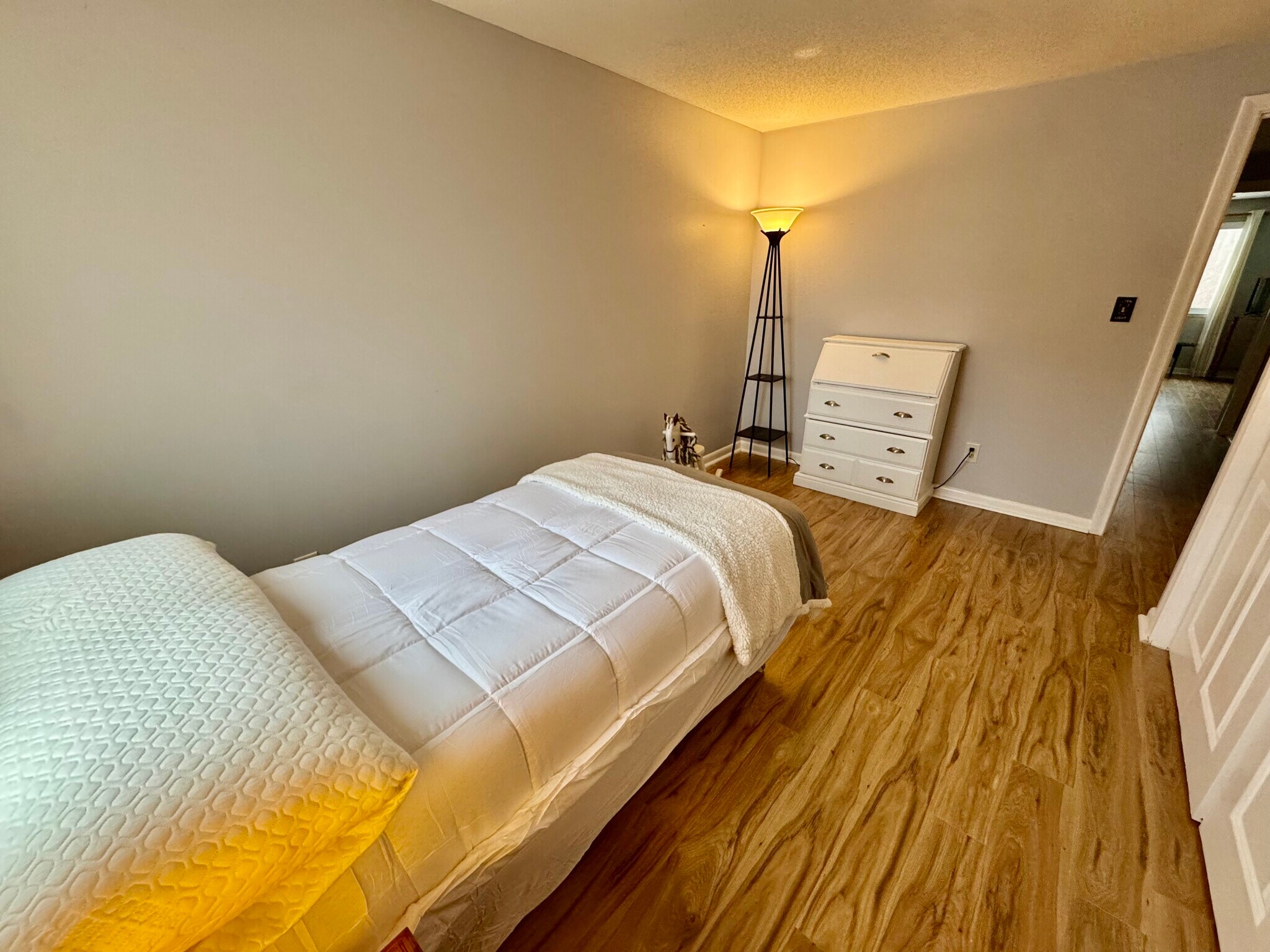 Building Photo - 300 Brittany Farms Rd