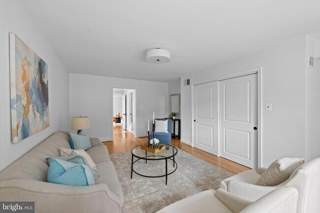 Building Photo - 4714 Upton St NW
