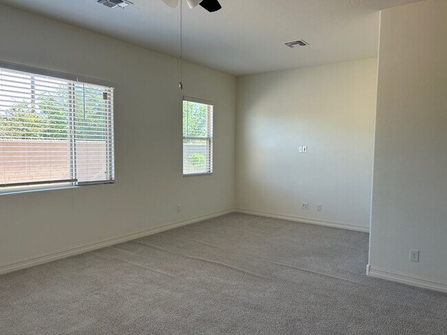 Building Photo - Beautiful home with generation suite in gated community