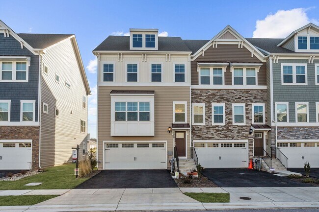 Primary Photo - Massive 4 BR/2 Full BA & 2 Half BA EOG Tow...