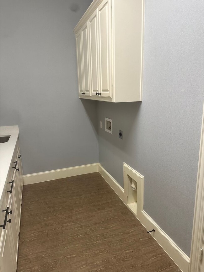 Building Photo - open concept 4bd - rent to own