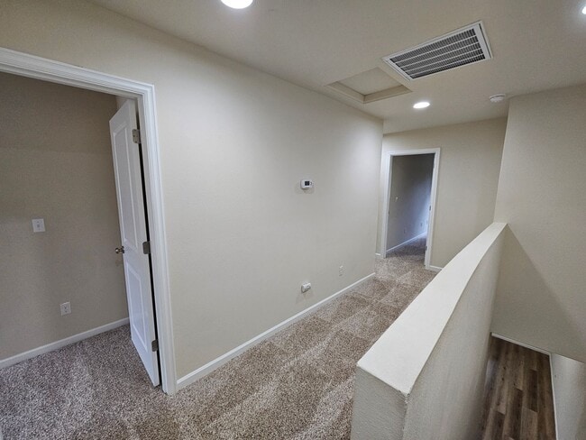 Building Photo - 5743 Karen Lynn Loop S