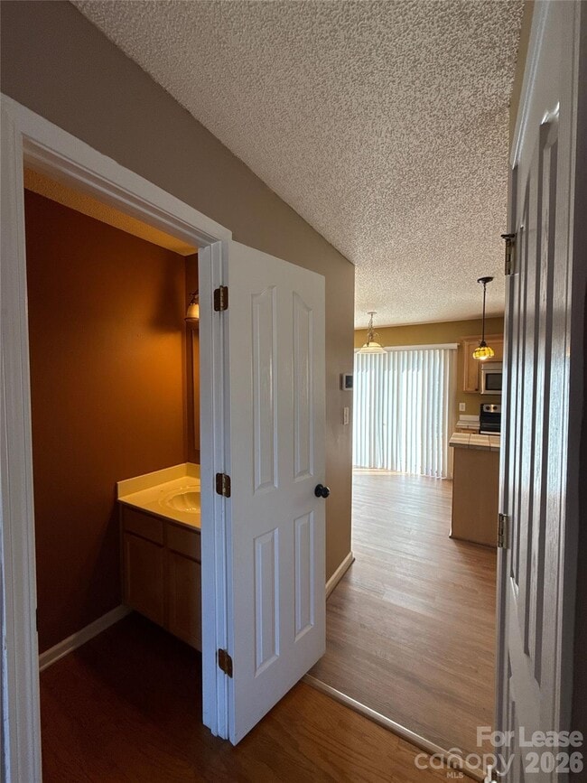 Building Photo - 7304 Ravanna Dr