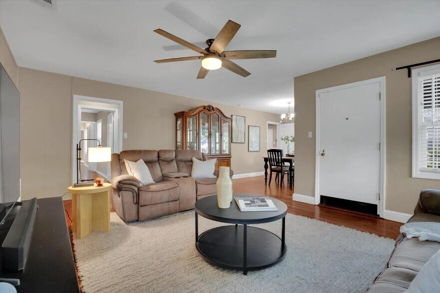 Living Room - 1020 S Church St