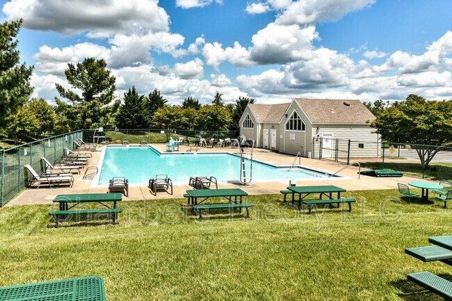 Building Photo - 21820 Leatherleaf Ct