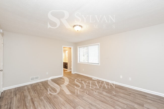 Building Photo - Prepare to fall in love with this 4 bedroom, 3.5 bathroom home