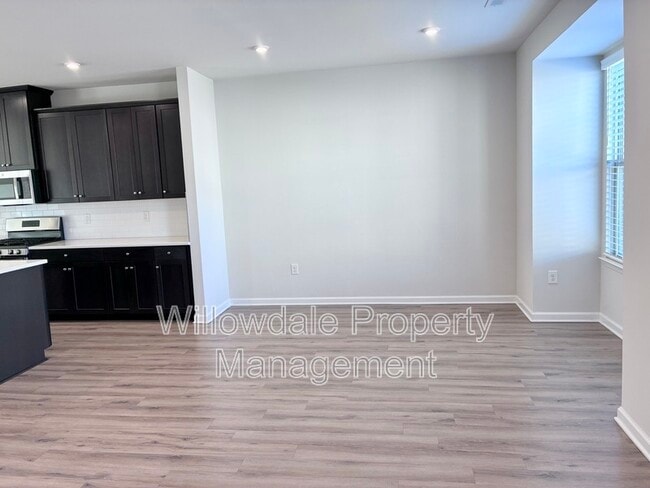 Building Photo - 812 Channing Park Cir