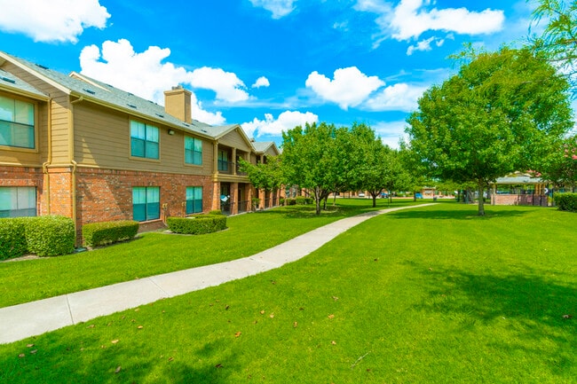 Building Photo - Desoto Ranch