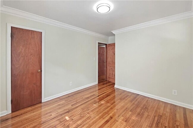 Building Photo - 2798 Dearwood Dr SW