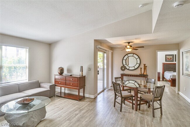Building Photo - 5055 W Hacienda Ave