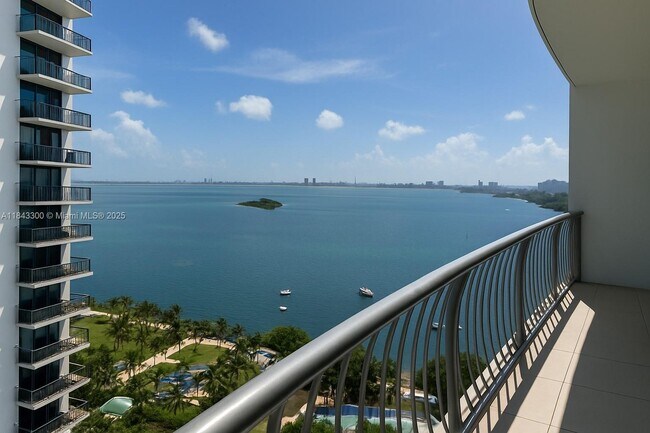 Building Photo - 1750 N Bayshore Dr