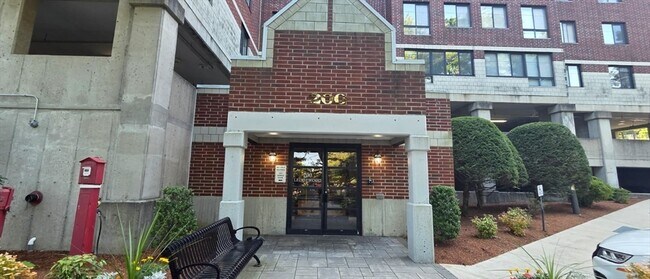 Building Photo - 200 Ledgewood Dr