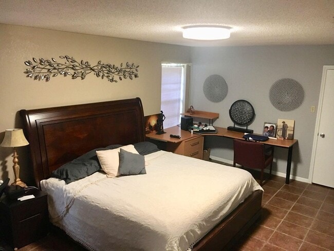 Building Photo - 5908 Kiam St