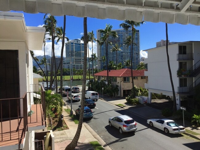 Building Photo - 1 Bed, 1 Bath in Waikiki
