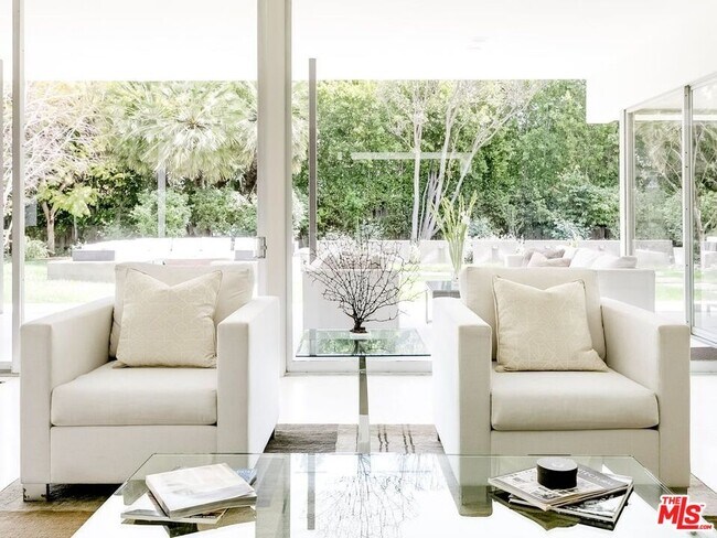 Building Photo - 5470 Katherine Ave