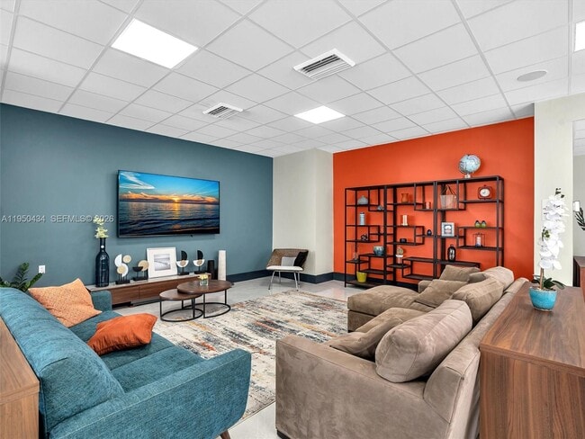 Building Photo - 3140 S Ocean Dr