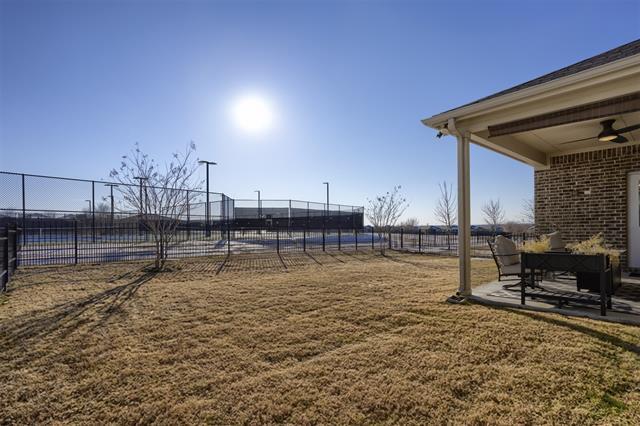 Building Photo - 944 Memorial Dr