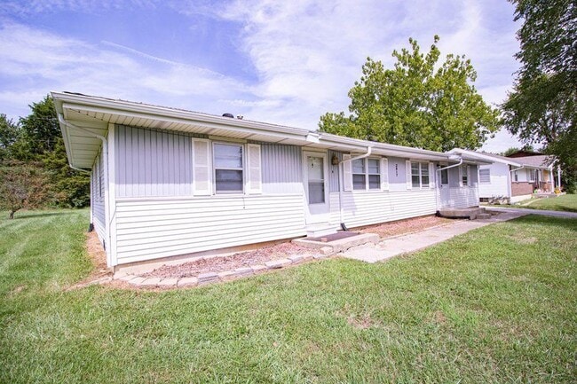 Building Photo - 2817 N Willowbrook Rd