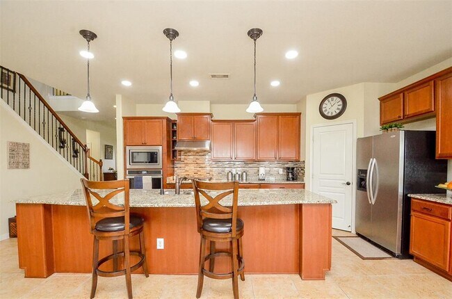 Building Photo - 25935 Foxrun Vista Dr