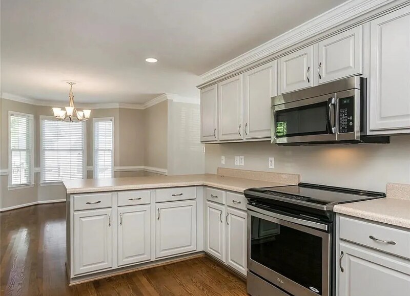 Building Photo - 824 Lockesley Ln