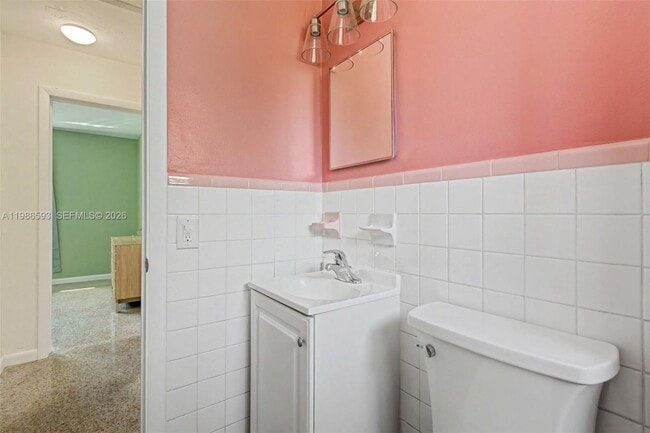 Building Photo - 616 NW 3rd Ct