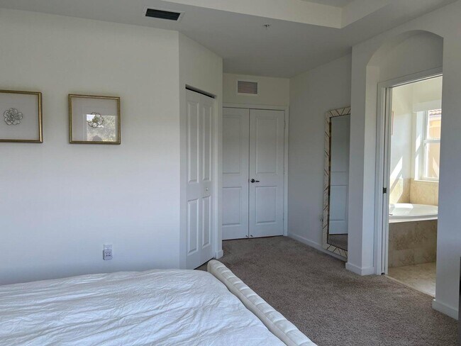 Building Photo - 6271 SE Portofino Cir