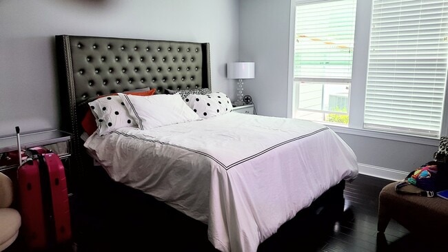 Master Bedroom - 1006 River Bark Pl