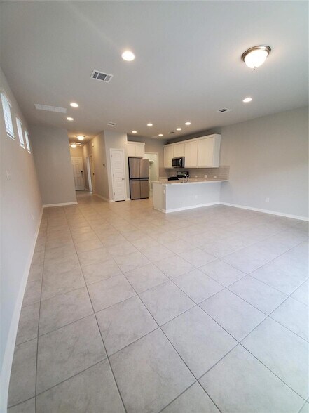 Building Photo - 1717 Fountain Bridge Dr