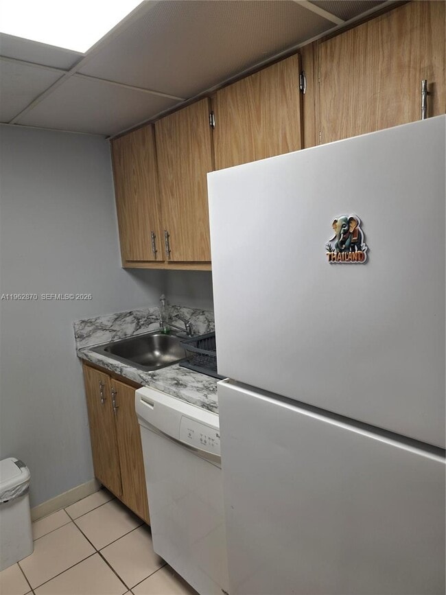 Building Photo - 5825 Washington St