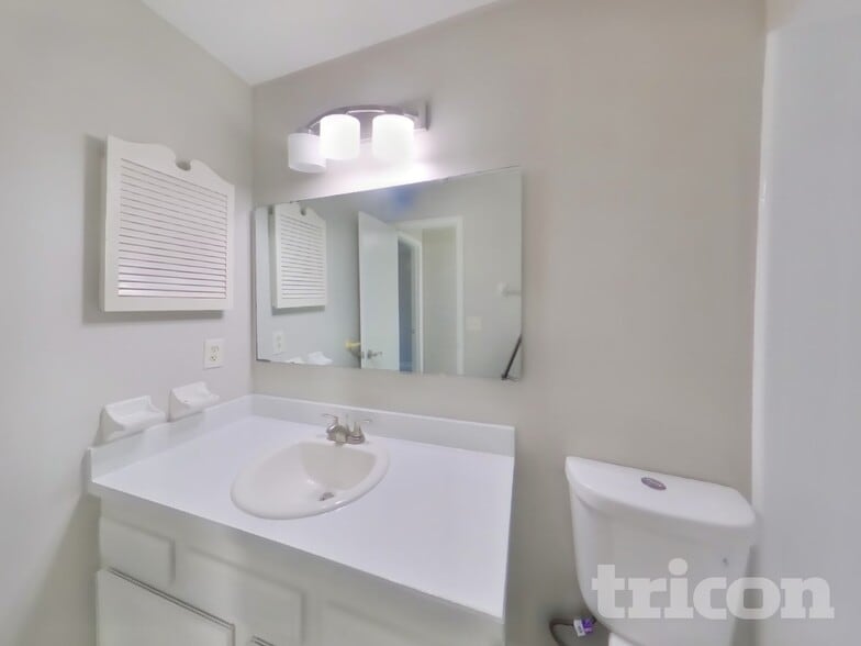 Building Photo - 10868 Trestle Ct