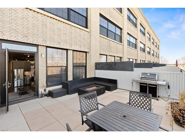 Building Photo - 730 Stinson Blvd NE
