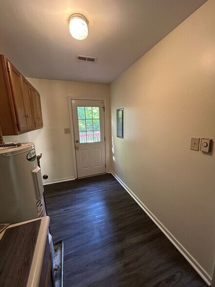 Building Photo - 5718 Retriever Rd