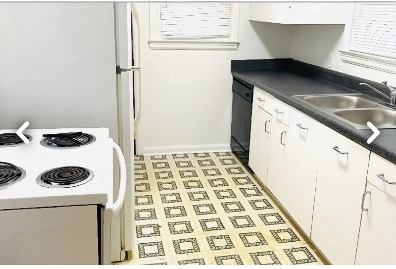 Building Photo - 2076 Midway St