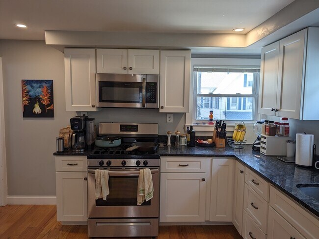 Building Photo - 11 Kearney St