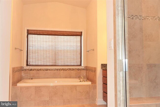 Building Photo - 6606 Pyle Rd