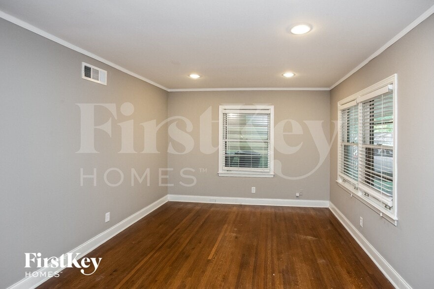 Building Photo - 4549 Leatherwood Ave