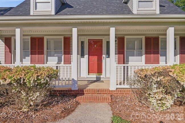 Building Photo - 319 Deep Forest Ct