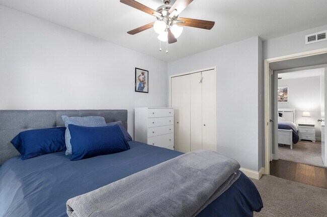 Building Photo - 7830 La Sobrina Dr