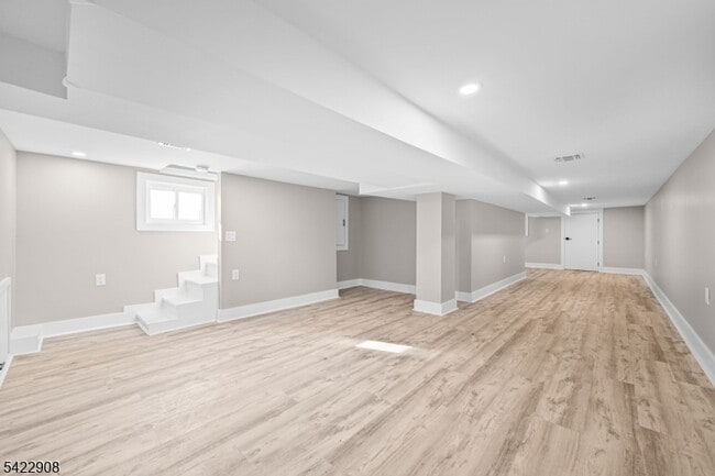 Building Photo - 100 Kansas St