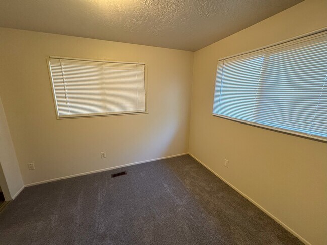 Building Photo - 1758 Myers Ln
