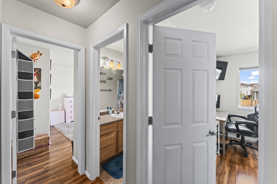 Building Photo - 6531 Passing Sky Dr