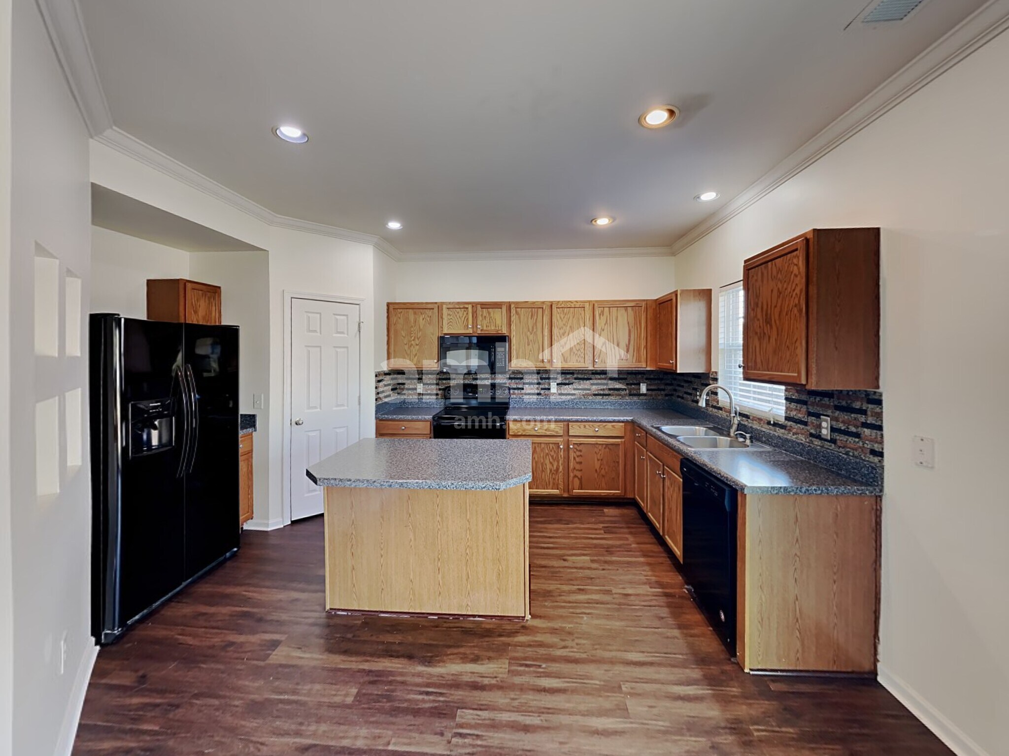 Building Photo - 661 Wolfeboro Ln