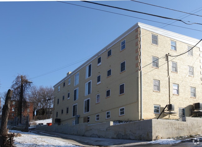 Building Photo - 4010-4014 3rd St SE